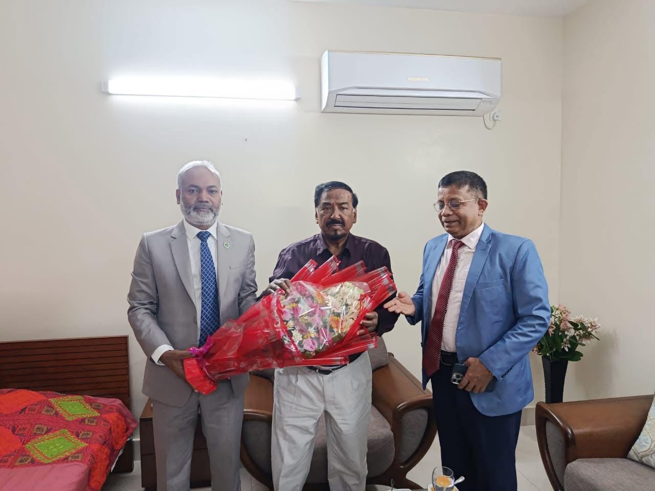 জাতীয় সংসদের স্পিকারের সাথে বরিশাল বিশ্ববিদ্যালয় উপাচার্যের সৌজন্য সাক্ষাৎ